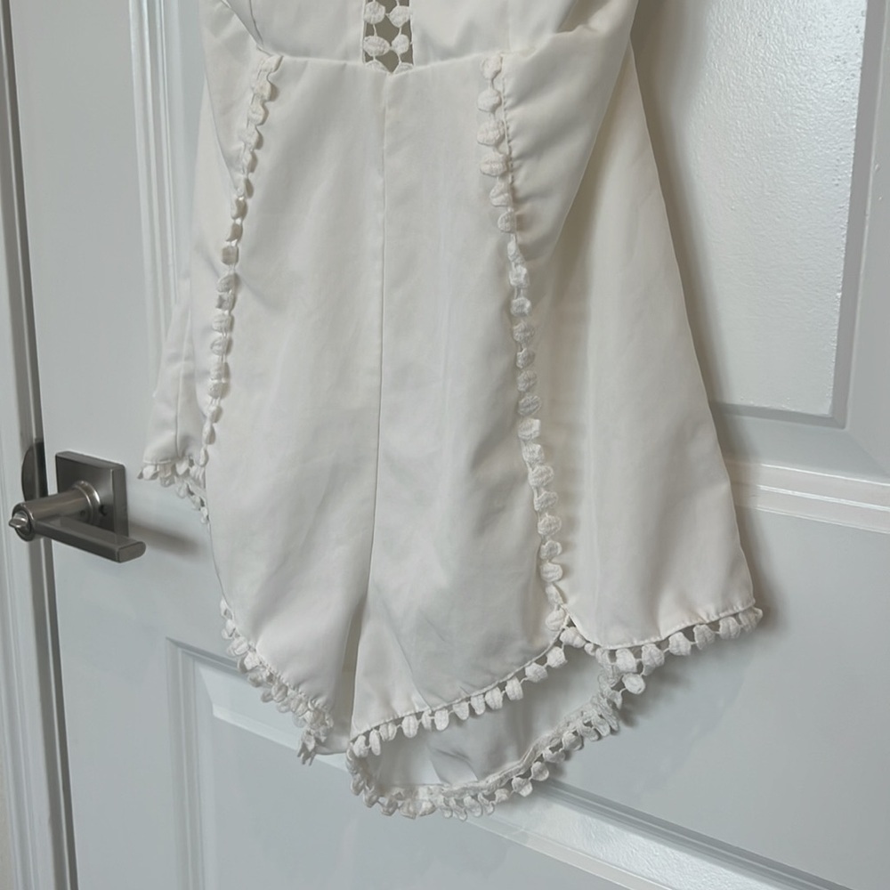 Eyelet Open Back Romper - Picture 5 of 6